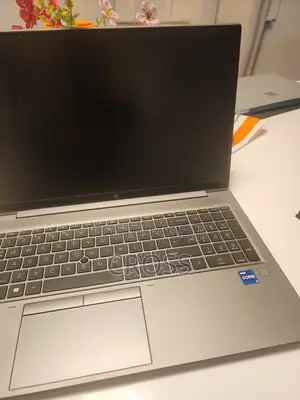 Laptop HP ZBook Firefly G9 32GB Intel Core i7 SSD 1T