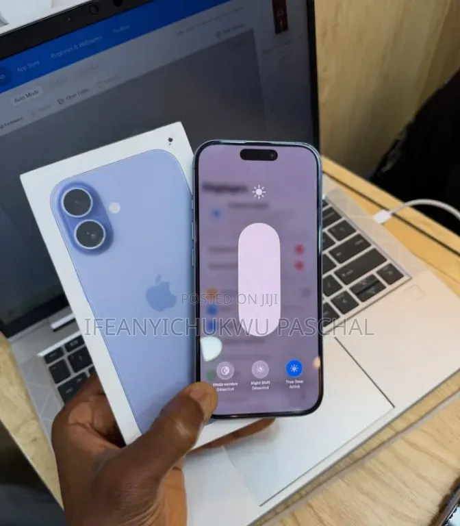 New Apple iPhone 17 256 GB Blue