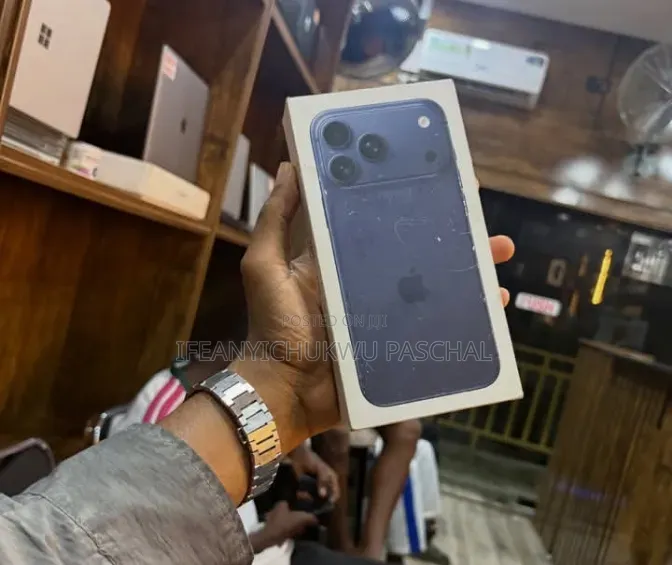 New Apple iPhone 17 Pro Max 512 GB Blue