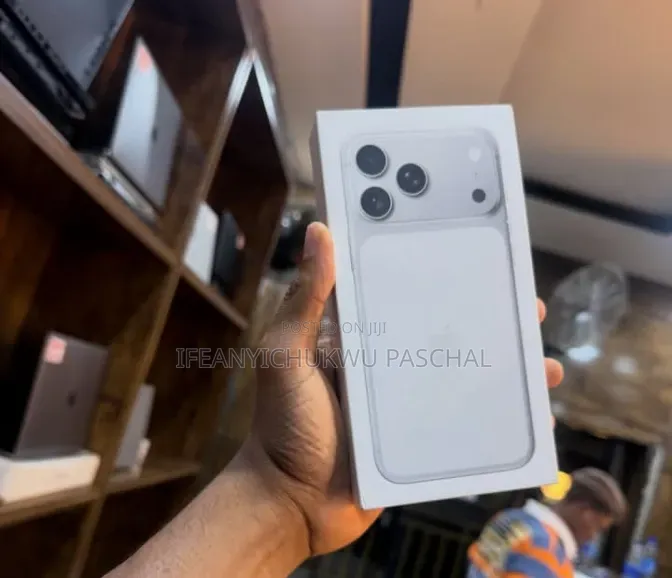 New Apple iPhone 17 Pro Max 256 GB Silver