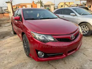 Toyota Camry XLE 4dr Sedan (2.5L 4cyl 6A) 2013 Red