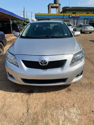 Toyota Corolla 2009 White
