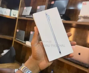 New Apple iPhone 17 256 GB Silver