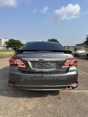 Toyota Corolla 2010 Gray