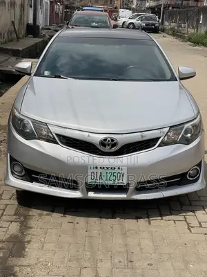 Toyota Camry LE 4dr Sedan (2.5L 4cyl 6A) 2012 Silver