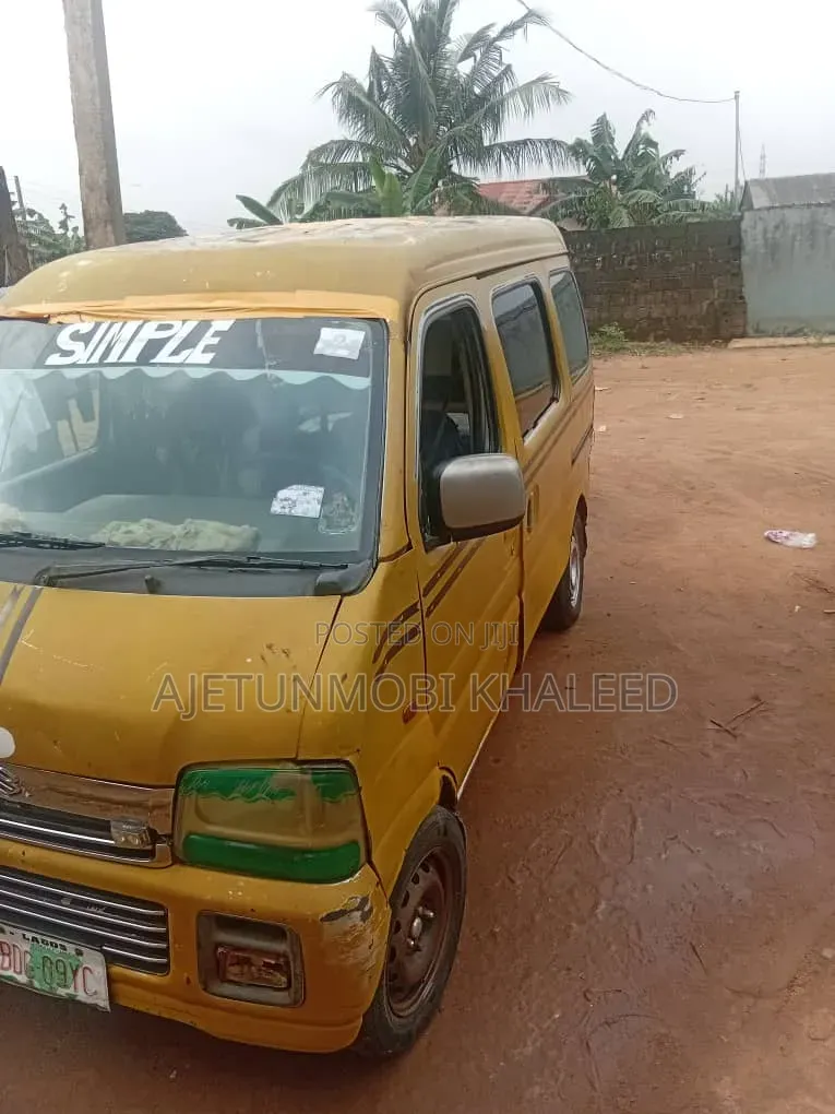 Suzuki APV Minibus 2010 Yellow