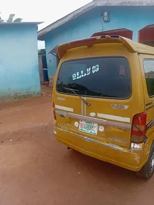 Suzuki APV Minibus 2010 Yellow