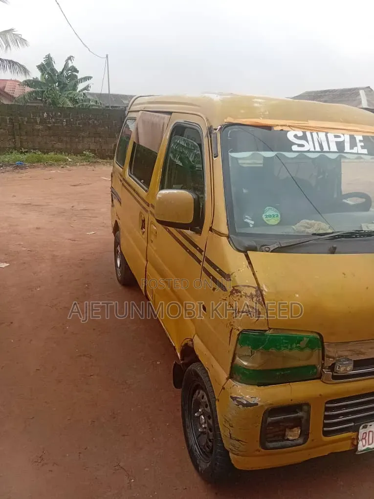 Suzuki APV Minibus 2010 Yellow