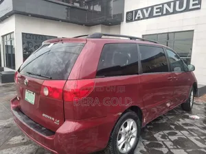 Toyota Sienna 2005 Red