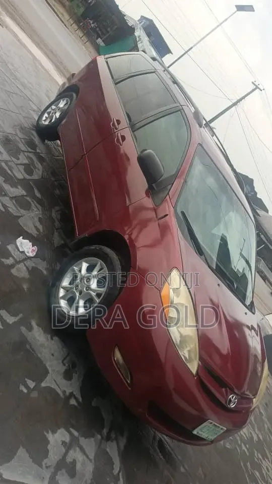 Toyota Sienna 2005 Red
