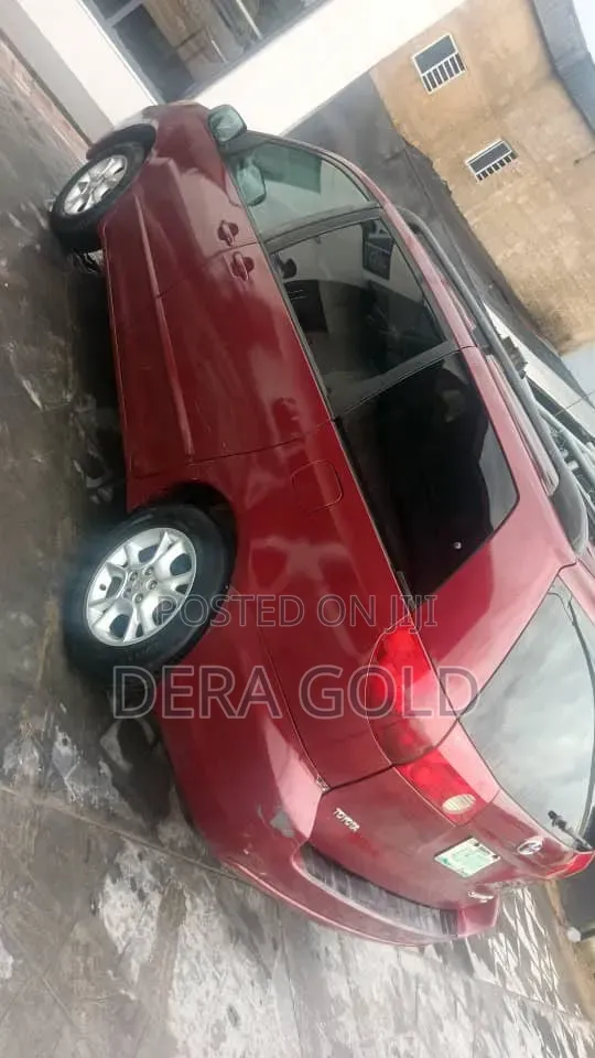 Toyota Sienna 2005 Red