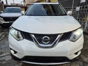 Nissan Rogue SV 4dr SUV AWD (2.5L 4cyl CVT) 2015 White