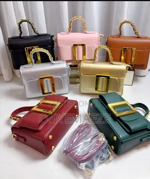 Stylish Women's Handbag With Gold Chain Handle