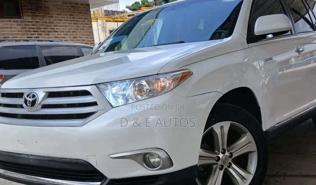Toyota Highlander Limited 2012 White