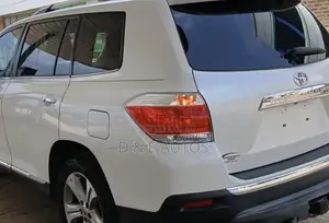 Toyota Highlander Limited 2012 White