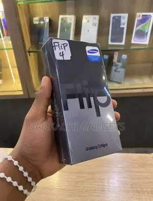New Samsung Galaxy Z Flip4 256 GB Black