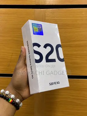 New Samsung Galaxy S20 FE 5G SD865 128 GB Black