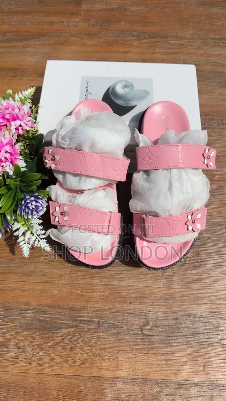 Luxury Fully Boxed Louis Vuitton Pam Slippers