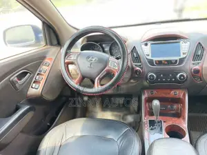 Hyundai Tucson 2012 Blue