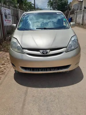 Toyota Sienna 2006 Gold