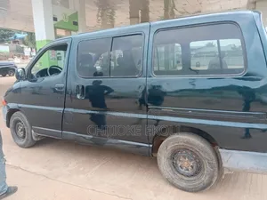 Toyota HiAce 1999 Green
