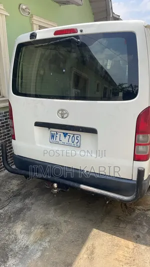 Toyota HiAce 2008 White