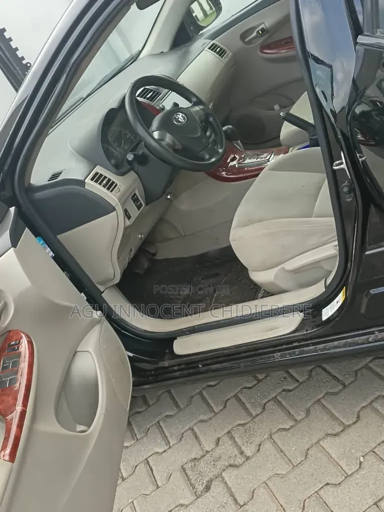 Toyota Corolla 2012 Black