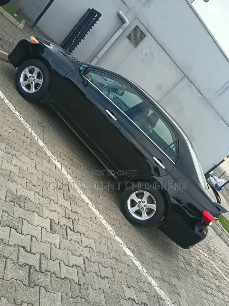 Toyota Corolla 2012 Black