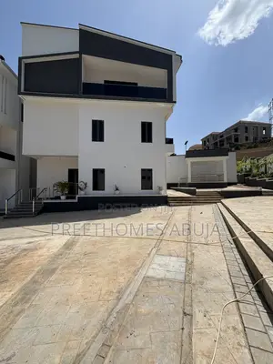 5bdrm Duplex in Asokoro for sale