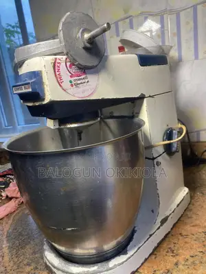 Kenwood / Flour Mixer With Bowl Big Size 7LT