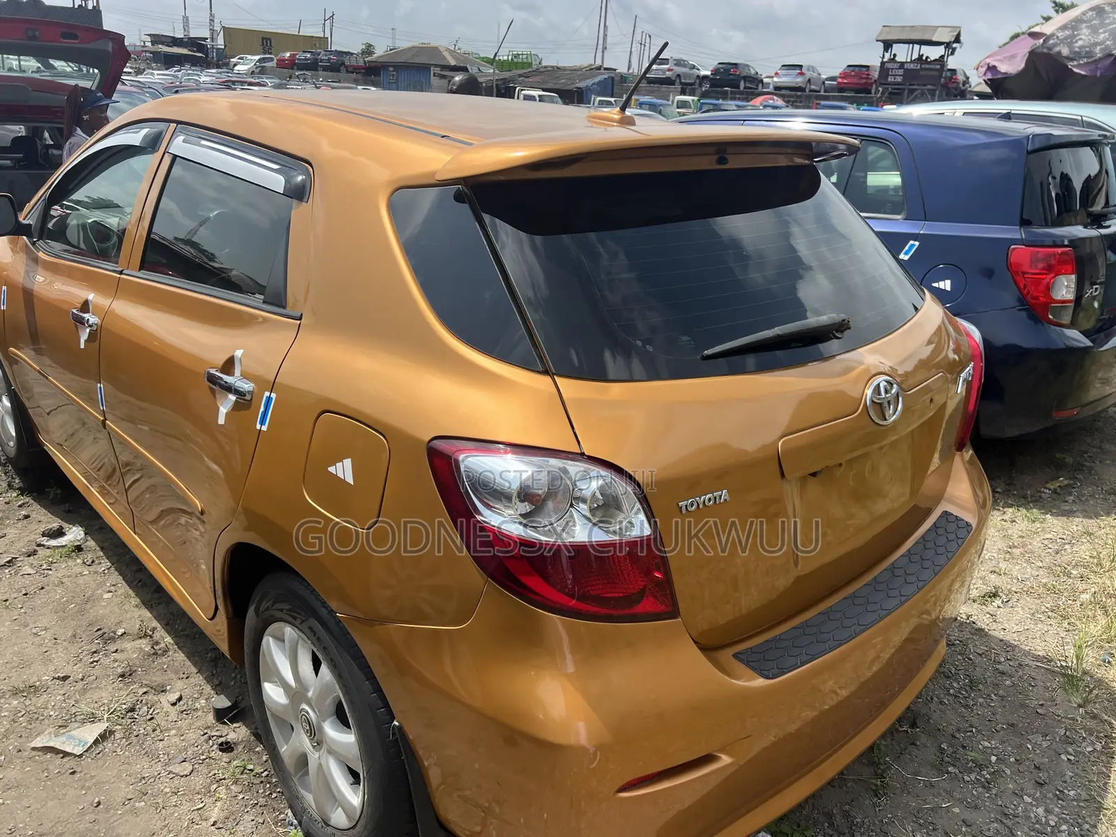 Toyota Matrix 2010 Gold