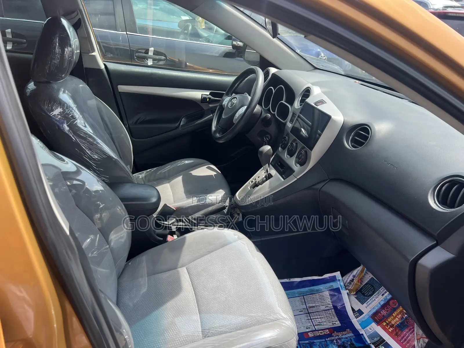 Toyota Matrix 2010 Gold