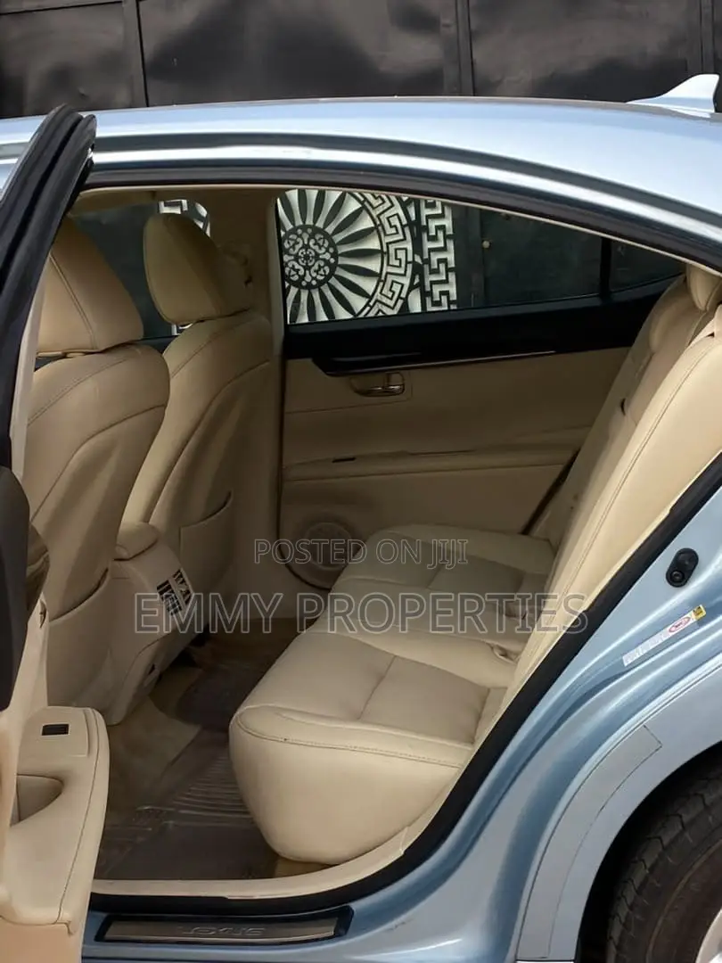 Lexus ES 2015 Blue