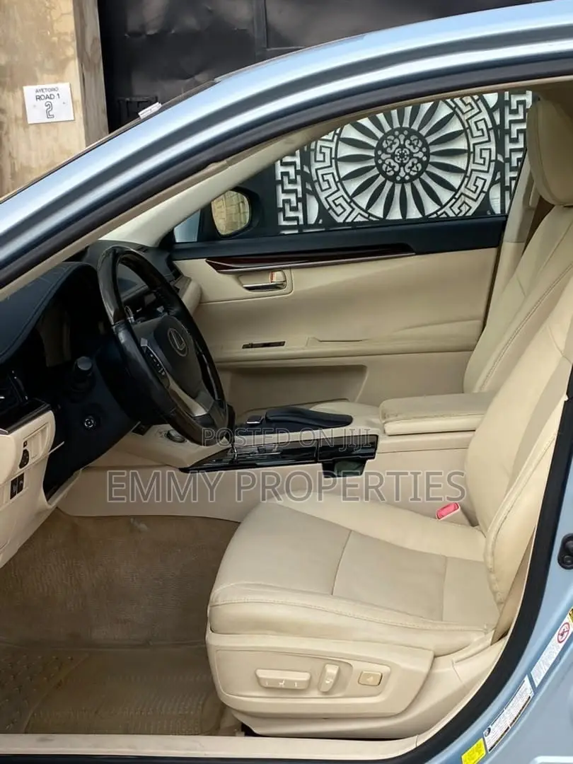 Lexus ES 2015 Blue