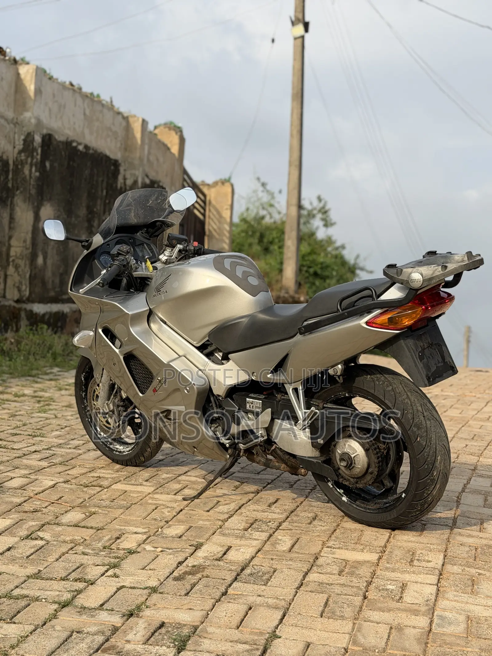 Honda VF 2007 Silver