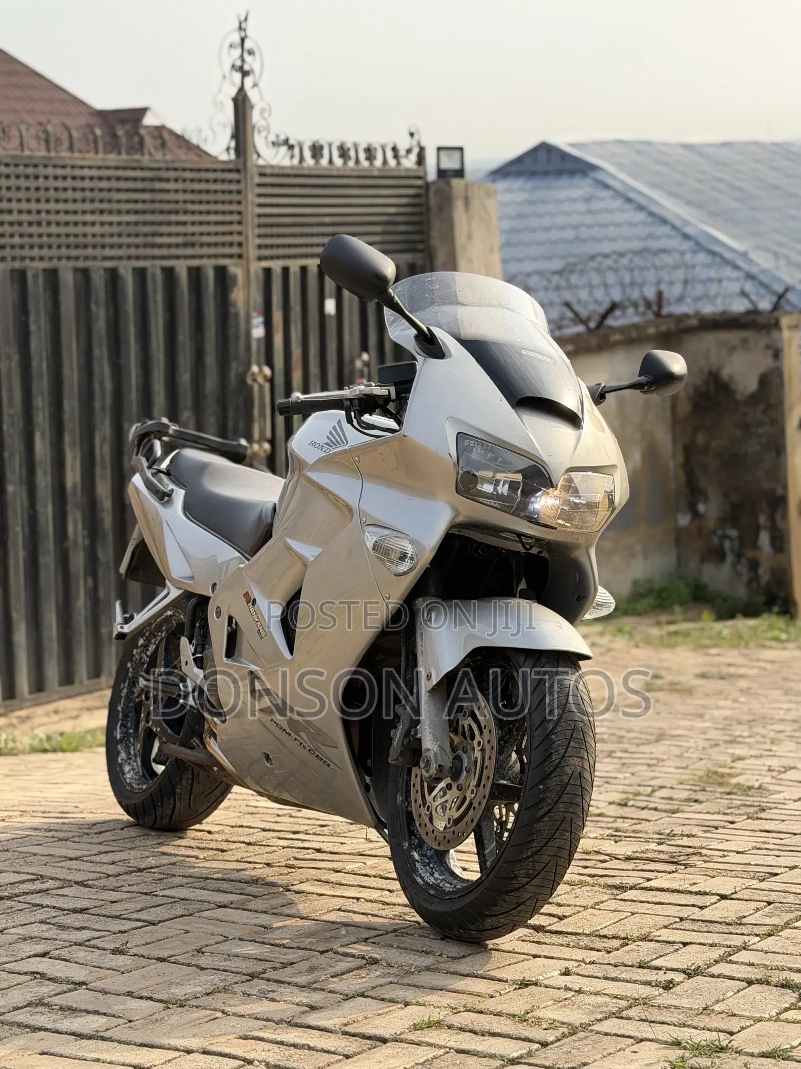 Honda VF 2007 Silver