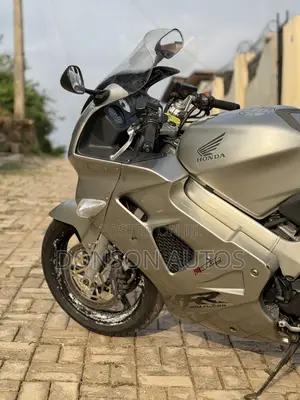 Honda VF 2007 Silver