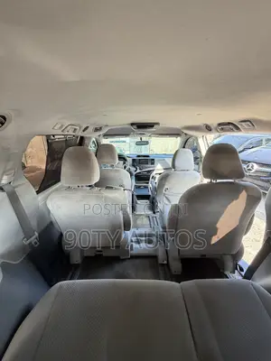 Toyota Sienna LE 8-Passenger 4dr Minivan (3.5L 6cyl 6A) 2014 Black
