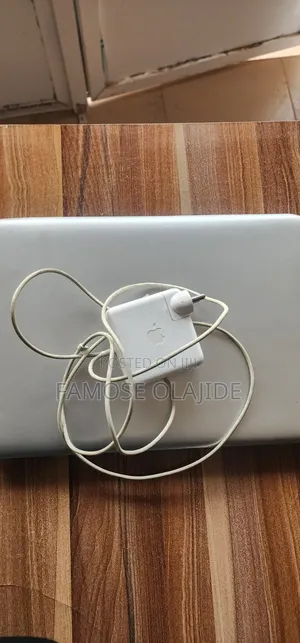 Laptop Apple MacBook Pro 2012 4GB Intel Core 5 HDD 512GB