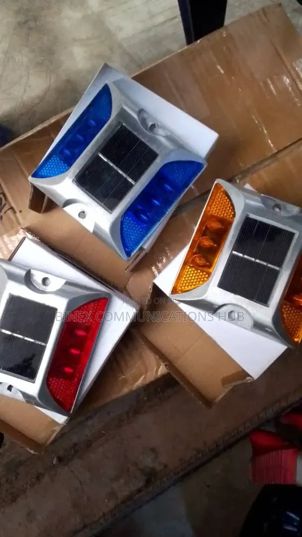 Obi-Ng Solar Road Stud Light