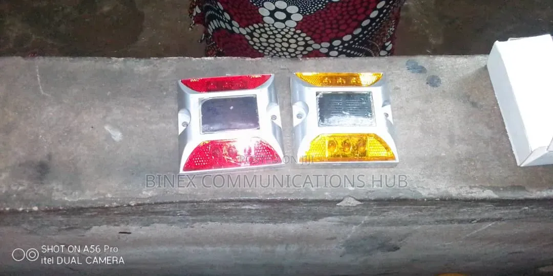 Obi-Ng Solar Road Stud Light