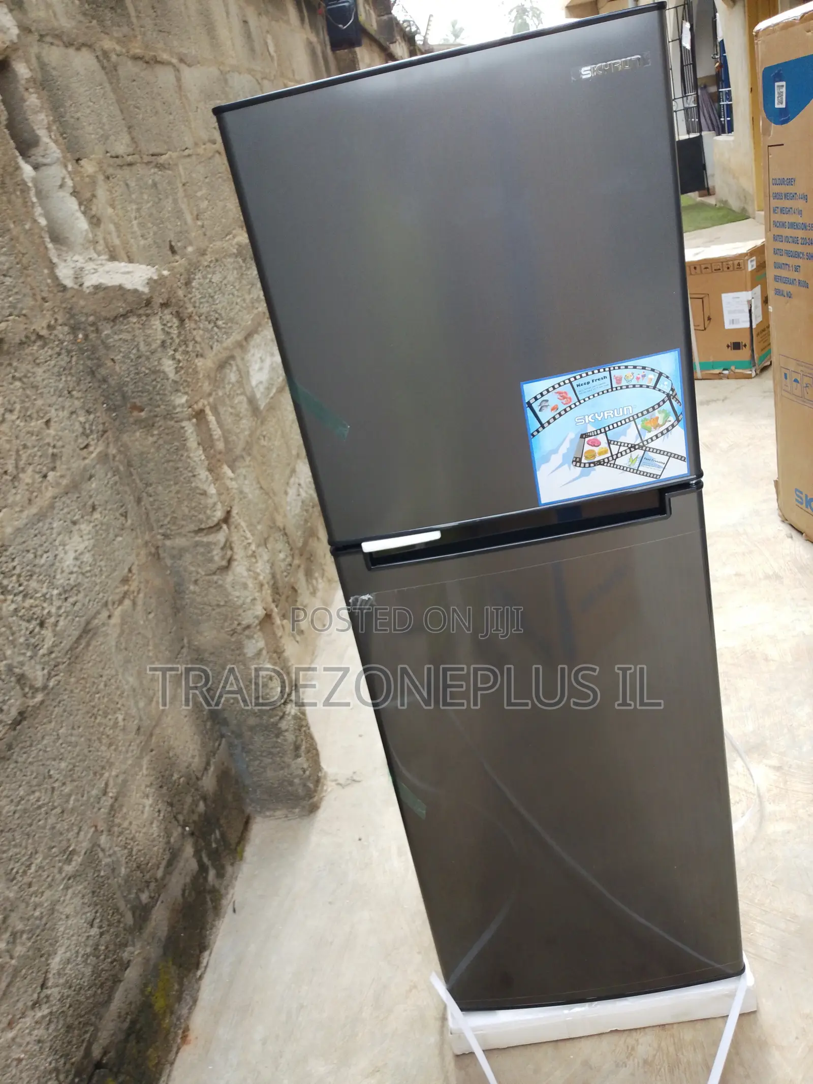 Skyrun BCD-145A Compact Refrigerator for Everyday Food Storage