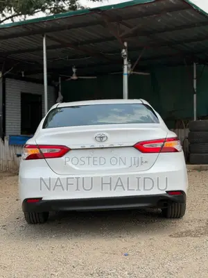 Toyota Camry 2018 White