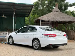 Toyota Camry 2018 White