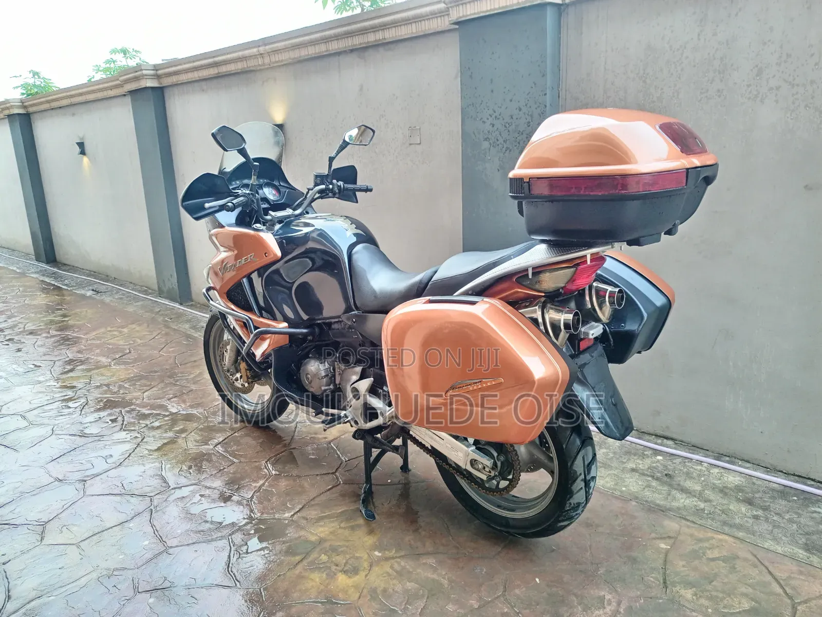 Honda 2010 Orange