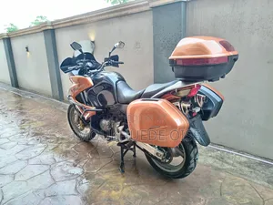 Honda 2010 Orange