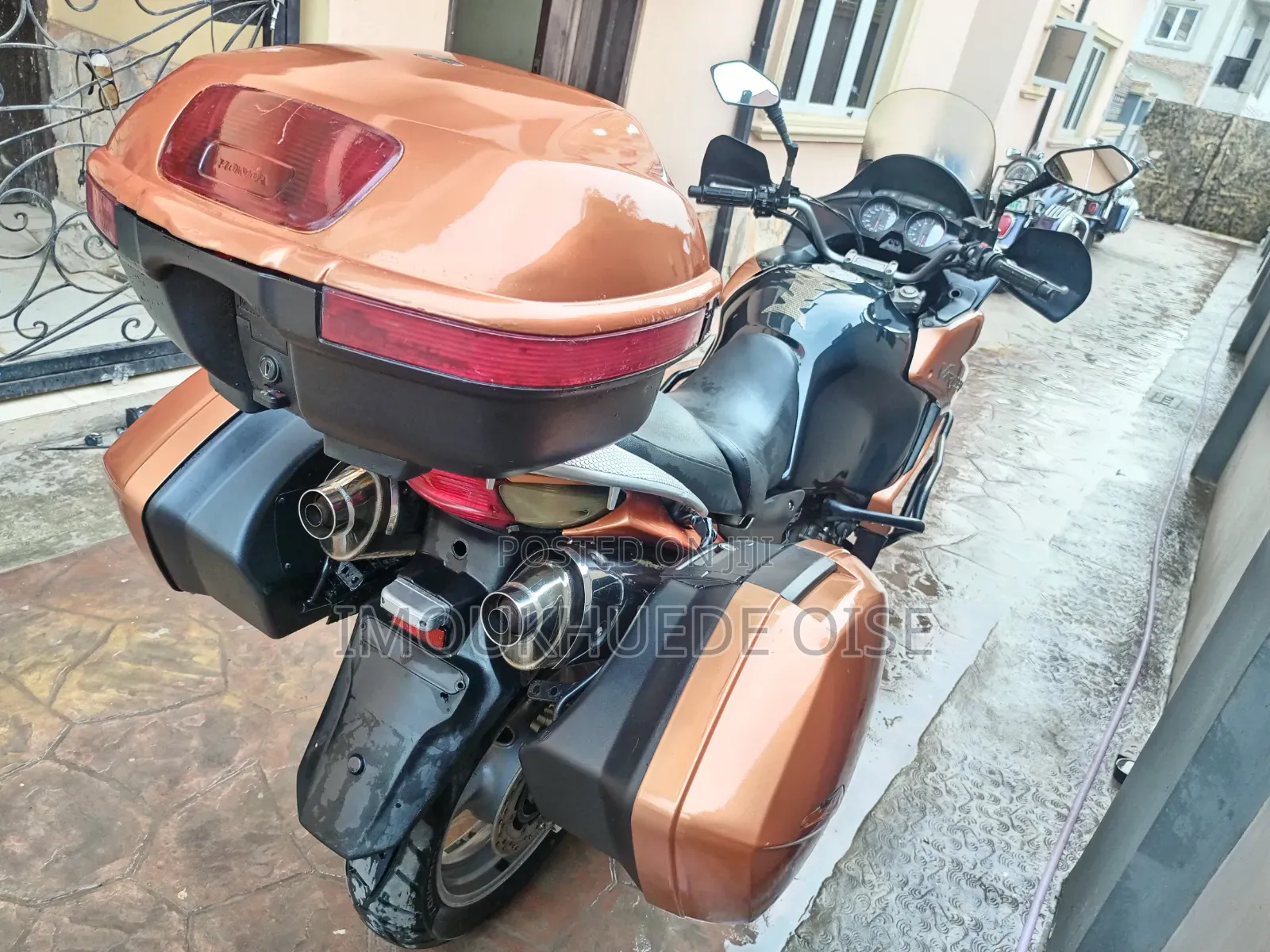 Honda 2010 Orange