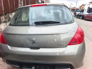 Peugeot 308 Hatchback 1.4 2011 Gold