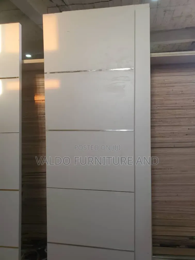 Luxury Internal Wooden Doors in Different Colors and Patterns