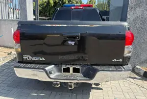 Toyota Tundra 2011 Black